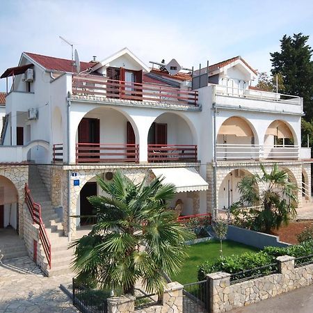 Apartment Ivan By El-Pi Tours Malinska Εξωτερικό φωτογραφία