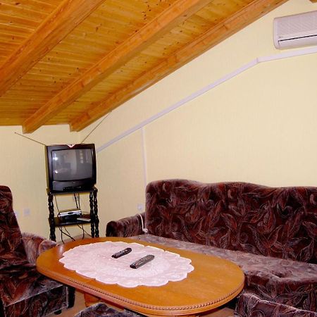 Apartment Ivan By El-Pi Tours Malinska Εξωτερικό φωτογραφία