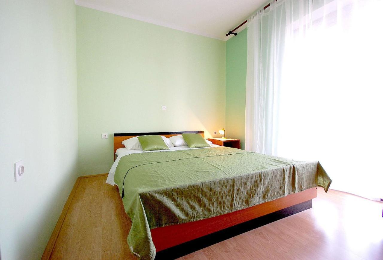 Apartment Ivan By El-Pi Tours Malinska Εξωτερικό φωτογραφία