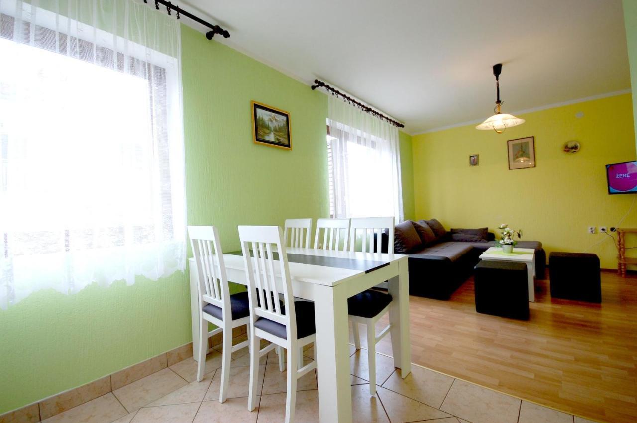 Apartment Ivan By El-Pi Tours Malinska Εξωτερικό φωτογραφία