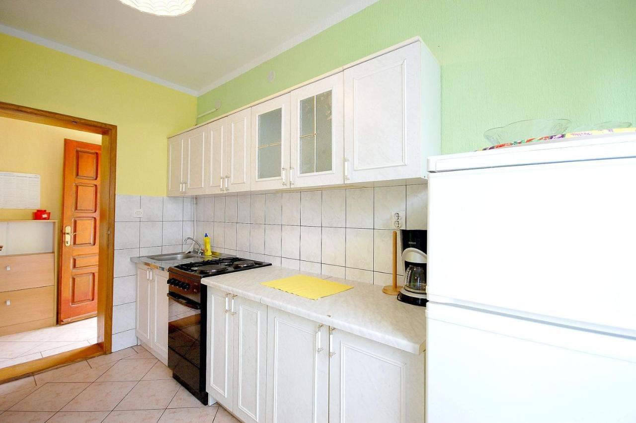 Apartment Ivan By El-Pi Tours Malinska Εξωτερικό φωτογραφία