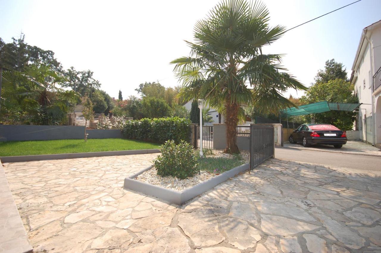 Apartment Ivan By El-Pi Tours Malinska Εξωτερικό φωτογραφία