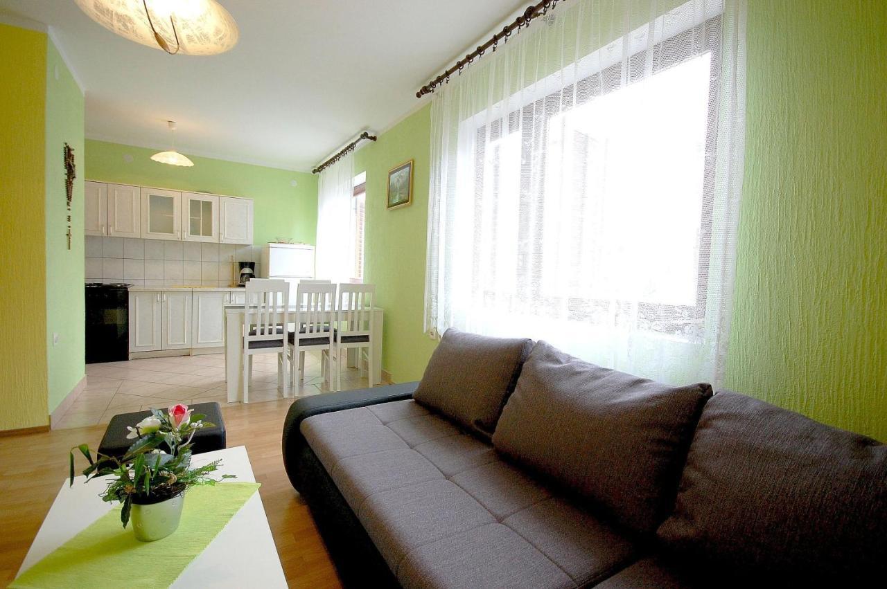 Apartment Ivan By El-Pi Tours Malinska Εξωτερικό φωτογραφία